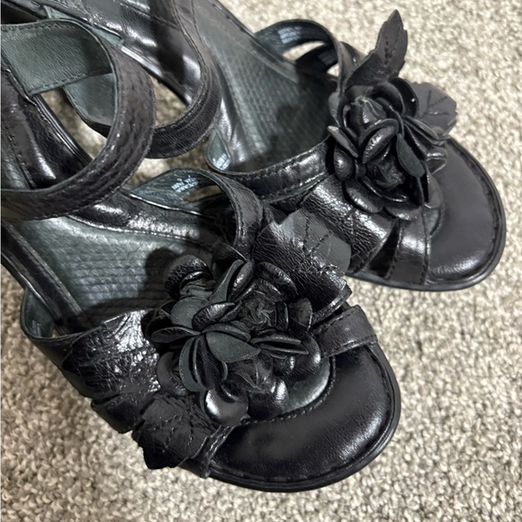 Born Sandals Cornflower Slip On Heels Slide W31848 Black‎ Leather Size 9 - Picture 6 of 8